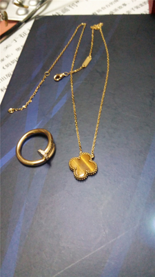 Van Cleef & Arpels Alhambra 18K yellow gold necklace with new stamp lock