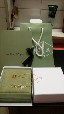 Van Cleef & Arpels Alhambra 18K yellow gold necklace with new stamp lock