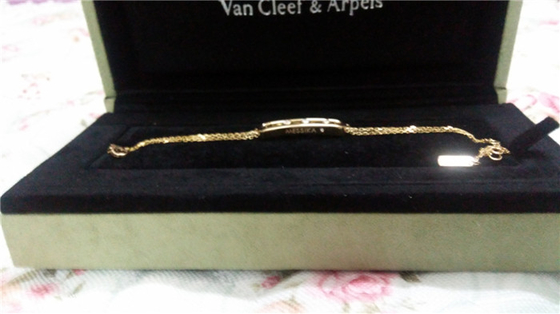 Cheap Price  18K Yellow Gold Bracelet with Moveable 3 Diamonds
