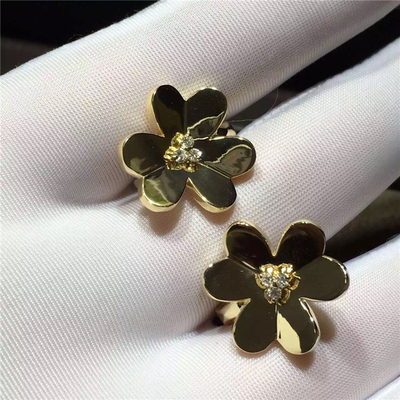Van Cleef & Arpels Frivole earrings large model yellow gold round diamonds VCARB65900