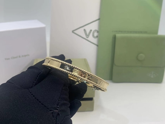 Van Cleef & Arpels PerléE Signature Bracelet Medium Model 18K yellow gold