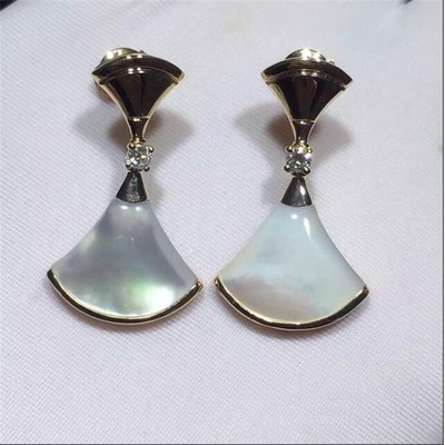 DIVAS'DREAM earrings in 18 kt pink gold with mother of pearl and diamonds