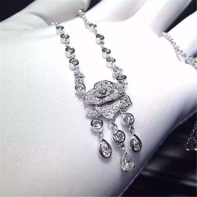 Piaget full diamonds  rose necklace of 18kt gold  with yellow gold or white gold