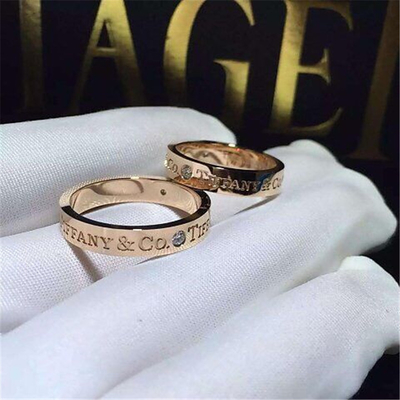   diamonds of engraved  ring 18kt  gold  with white gold or yellow gold
