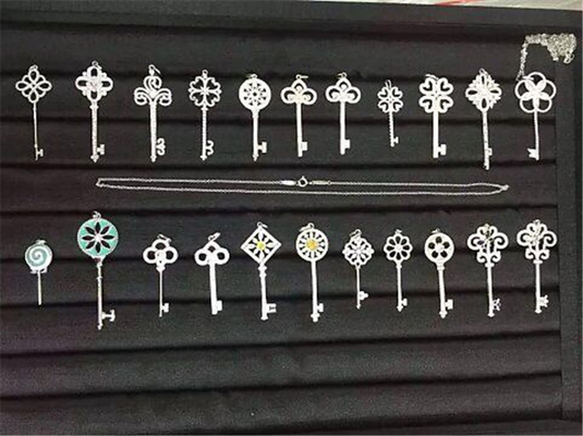   diamonds  key 18kt gold  with yellow gold or white gold or pink gold