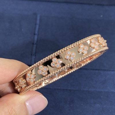 Customization Gorgeous 18k Gold Van Cleef & Arpels PerléE Clovers Bracelet Small Model