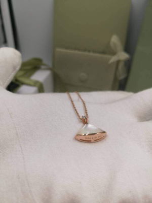   the fan   necklace 18kt gold  with yellow gold or white gold or pink gold