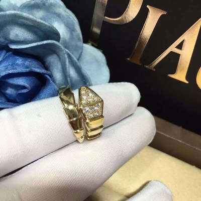  Serpenti one-coil ring in 18 kt rose gold, set with pavé diamonds on the head. brand jewelry
