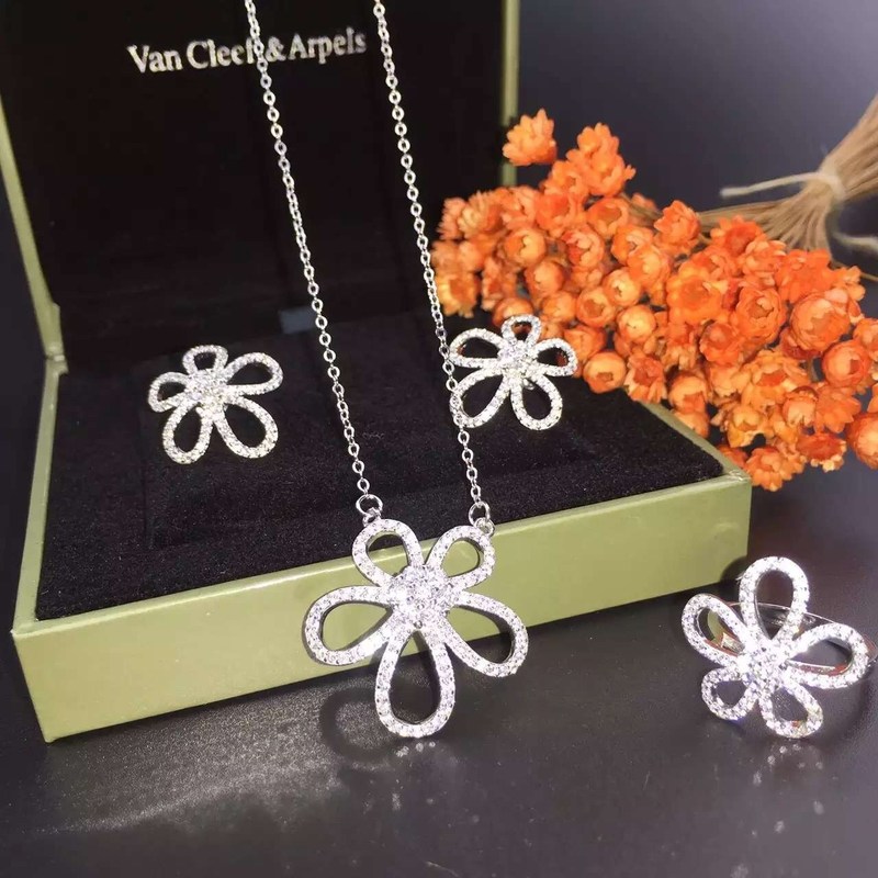 Van  & Arpels 18K White Gold Diamond Flower Earring with Necklace Ring Jewelry Set