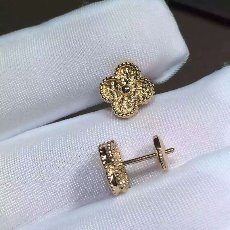 Genuine Van  & Arpels Vintage Alhambra Earring 18K Yellow Gold Necklace and Earrings