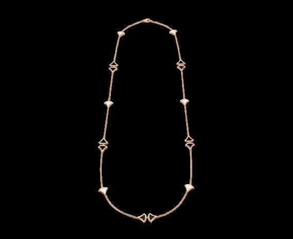  DIVAS’ DREAM sautoir necklace in 18 kt pink gold with mother of pearl and black onyx.  Ref. 350060 CL856967
