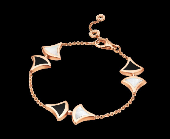  ’ DREAM bracelet in 18 kt pink gold with mother of pearl and onyx. Ref. BR856995