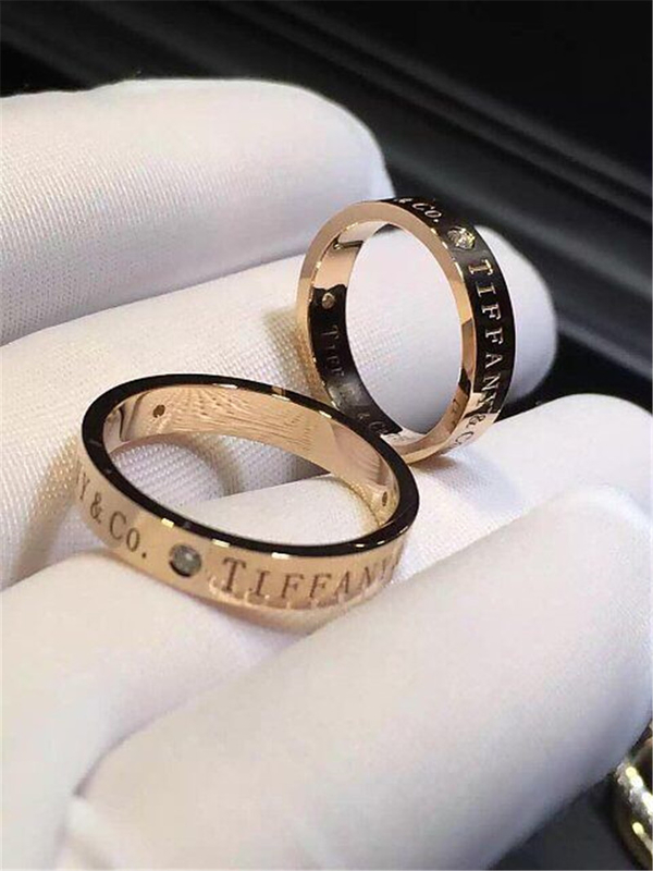  diamonds of engraved couple ring 18kt  gold  with white gold or yellow gold