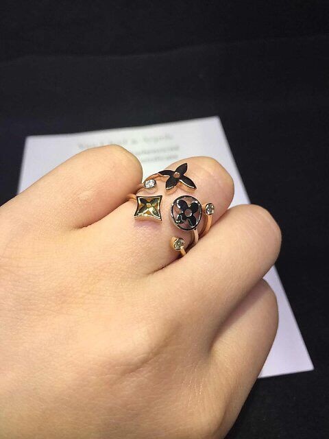    diamonds of three color classic logo ring 18kt gold  with white gold