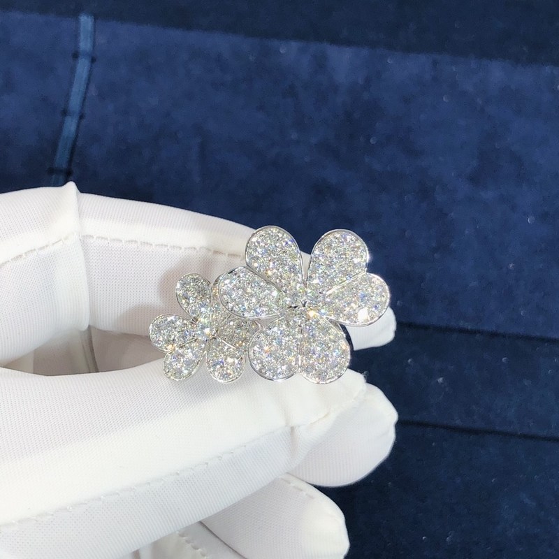 Van  & Arpels 18k White Gold Frivole Between The Finger Ring Natural Vs Diamonds