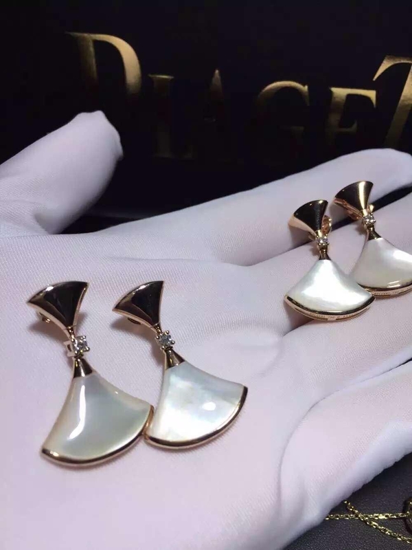  DIVA earring in 18 kt gold