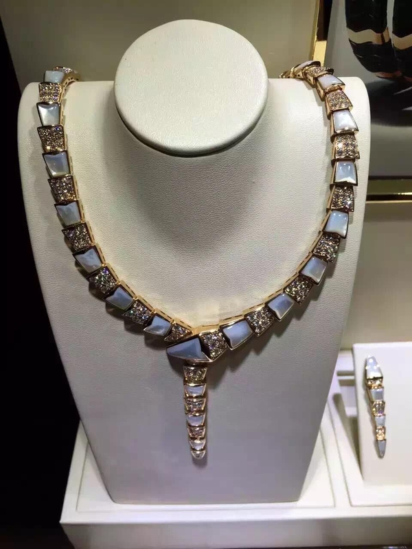    brand jewelry gold  necklace 18kt gold  with white gold or  yellow gold or  pink(rose)gold